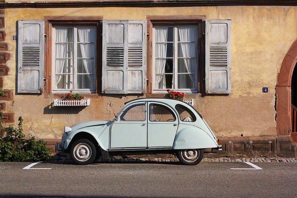 automobile, antique car, citroen duck, window, building, architecture, old, city, travel, historic center, renault, wissem ca