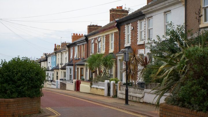 Navigating Modern Trends: Escorts in Colchester and the Changing Landscape of Adult Dating