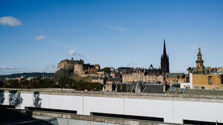 Navigating the World of Escorts in Edinburgh: A Comprehensive Local Perspective