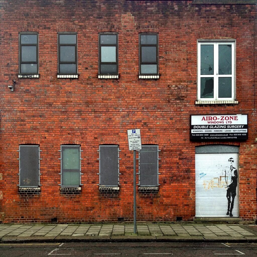 building, wall, graffiti, art, windows, urban, architecture, old, structure, grunge, London, England, United Kingdom
