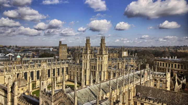 Privacy, Respect, and Independence: Exploring the World of Escorts in Oxford