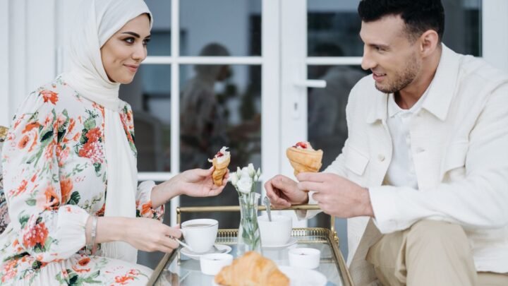Navigating Romance: What Good Manners Look Like in Dating in Milton Keynes