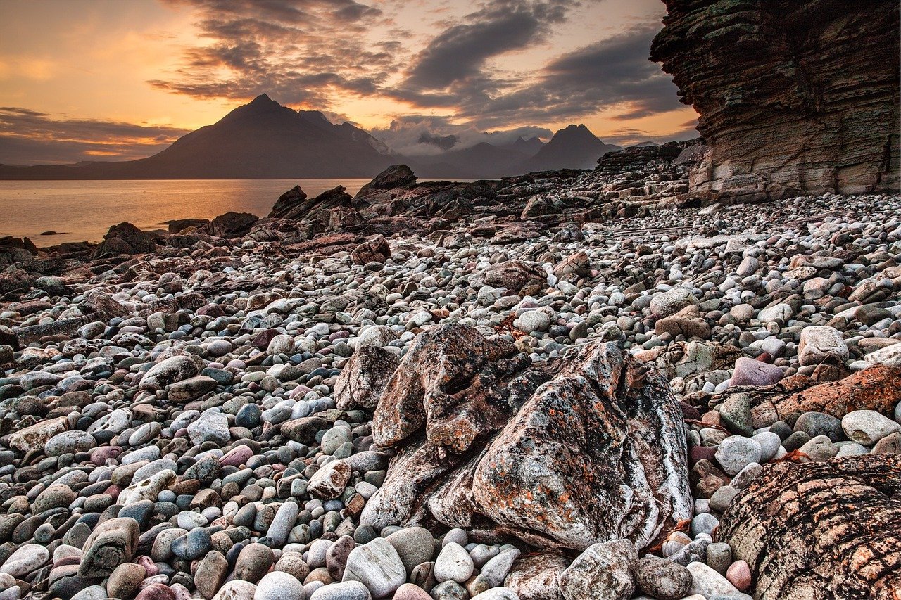 coast, pebbles, lake, sunset, dusk, twilight, evening, rocks, stones, landscape, scenery, scenic, countryside, nature, elgol,