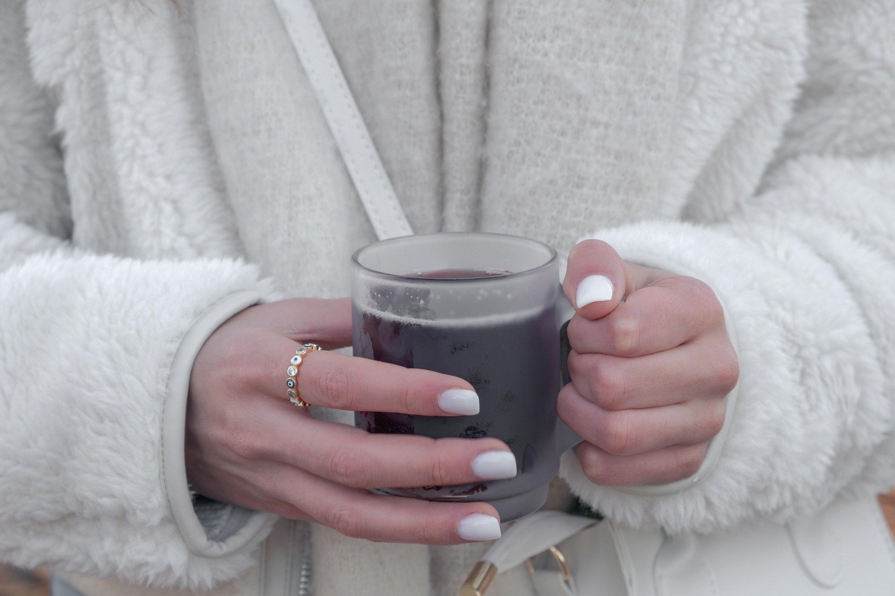 mulled claret, wine, drink, alcoholic, red wine, enjoyment, hands, mulled wine cup, glass, hot drink, hot, warm up, winter, c