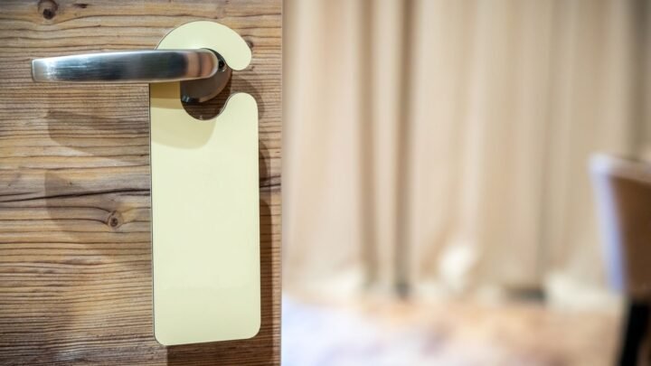 Hotel Date Etiquette in Ballymena: Planning a Discreet, Comfortable Evening