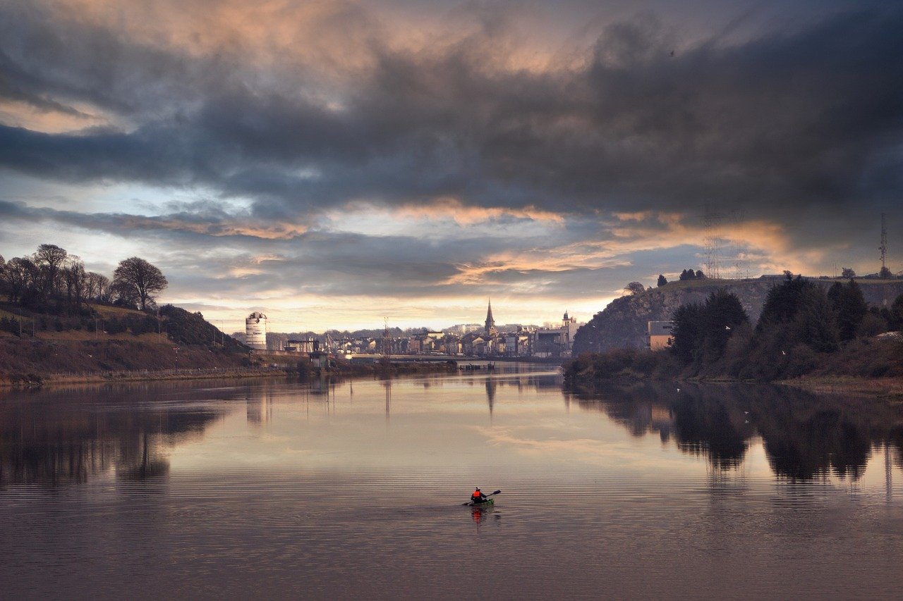 waterford, city, river, water, canoe, rowing, reflection, panorama, urban, scenery, scenic, ireland, sunset, dusk, twilight,