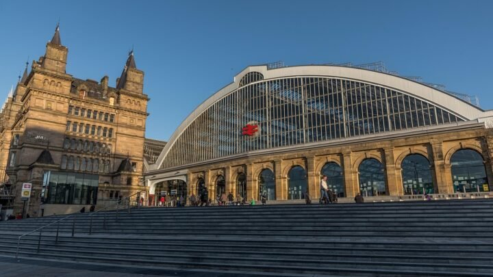 Balancing Act: How to Make Time for Date Tinder When Life Gets Busy in Bradford