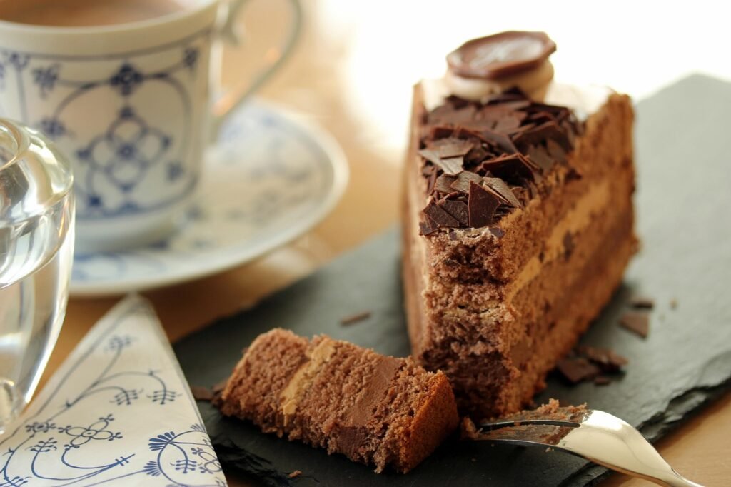 chocolate cake, chocolate, cakes, cake, cute, yummy, coffee cup, dessert, ornament, sweet dish, calories, meal, sugar, sweets