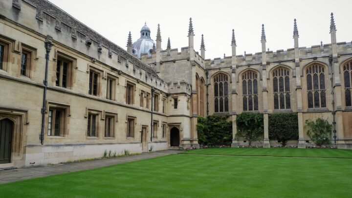 Planning Ahead for Escorts in Oxford: A Guide to Intelligent Booking