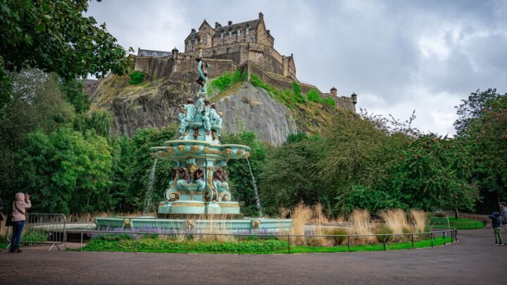 Why True Romance in Edinburgh Feels Natural Instead of Forced