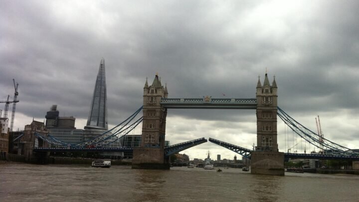 A Closer Look at Romantic Spaces and Encounters Around London