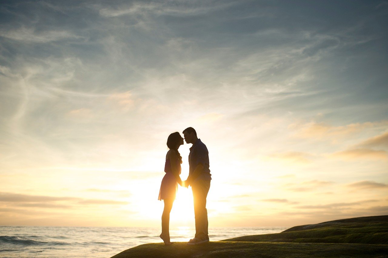 couple, sky background, 4k wallpaper 1920x1080, free background, beautiful nature, desktop backgrounds, nature, kissing, suns