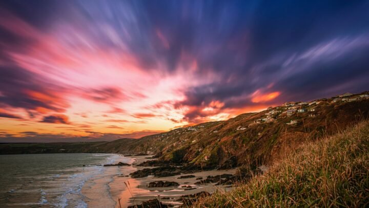 What to Compare Before Deciding on Romantic Experiences in Swansea