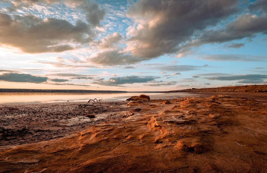 beach, coast, dusk, dawn, sunset, sunrise, coastline, shore, seaside, landscape, nature, countryside, gloomy, sky, clouds, be