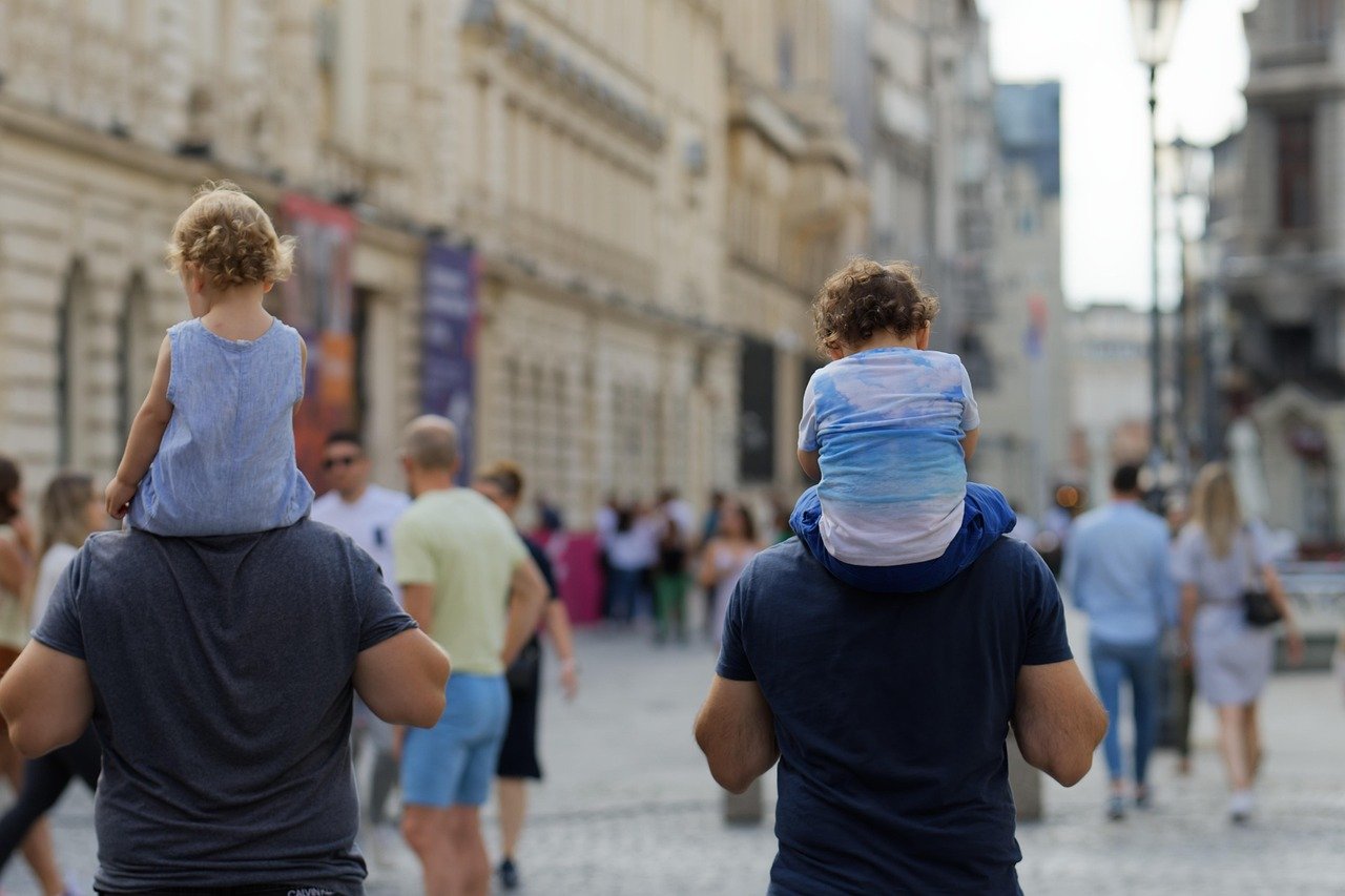 people, walking, promenade, children, street, urban, relaxation, weekend, men, fathers, family, snapshot, old town, city, cap