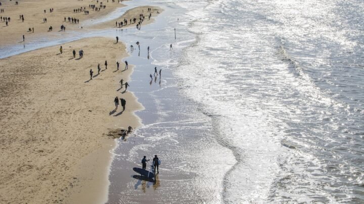 Romantic in Hastings: When Simple Plans Work Best