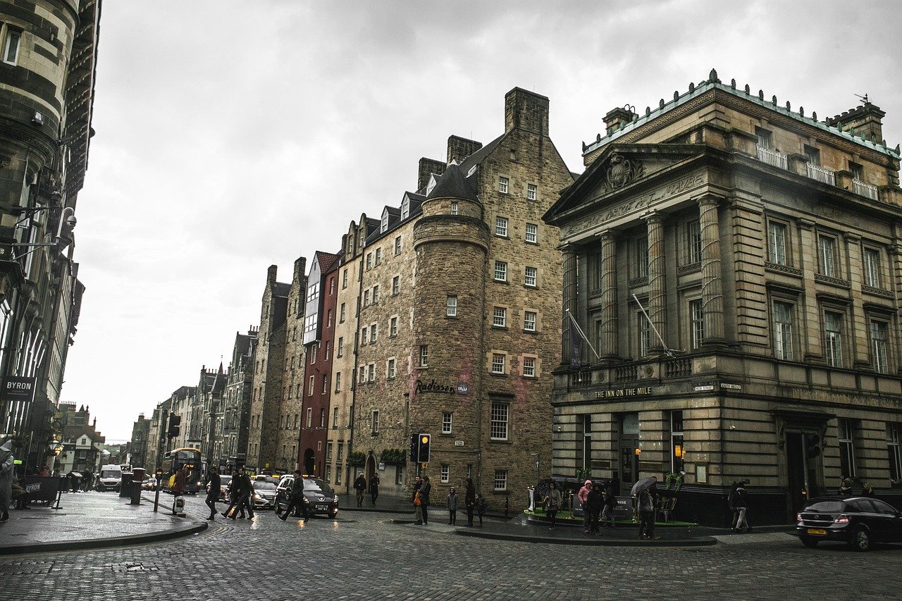 street, cobble street, corner, mile, royal, royal mile, high street, edinburgh, scotland, scottish, uk, architecture, facade,
