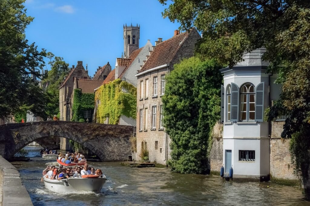 belgium, brugge, canal, boats, river, bridge, architecture, buildings, city, old, tourism, flanders, picturesque, romantic, h