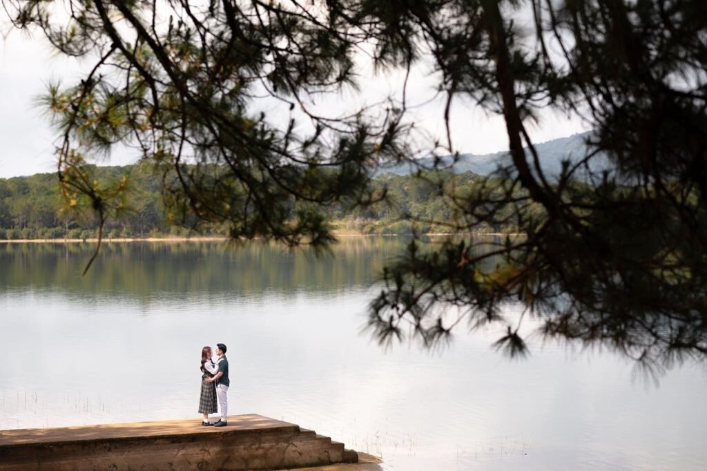 lake, forest, couple, nature, love, travel, romantic, relaxation, scenery, asian, city, calm, northern, peaceful, dalat, pine