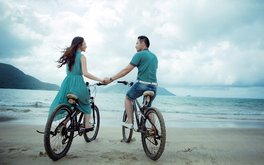 couple, beach, bicycles, bikes, nature, holding hands, lovers, together, young couple, happy couple, asian, love, holiday, su
