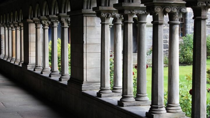 Why Thoughtful Gestures Still Matter for Romance in Paisley