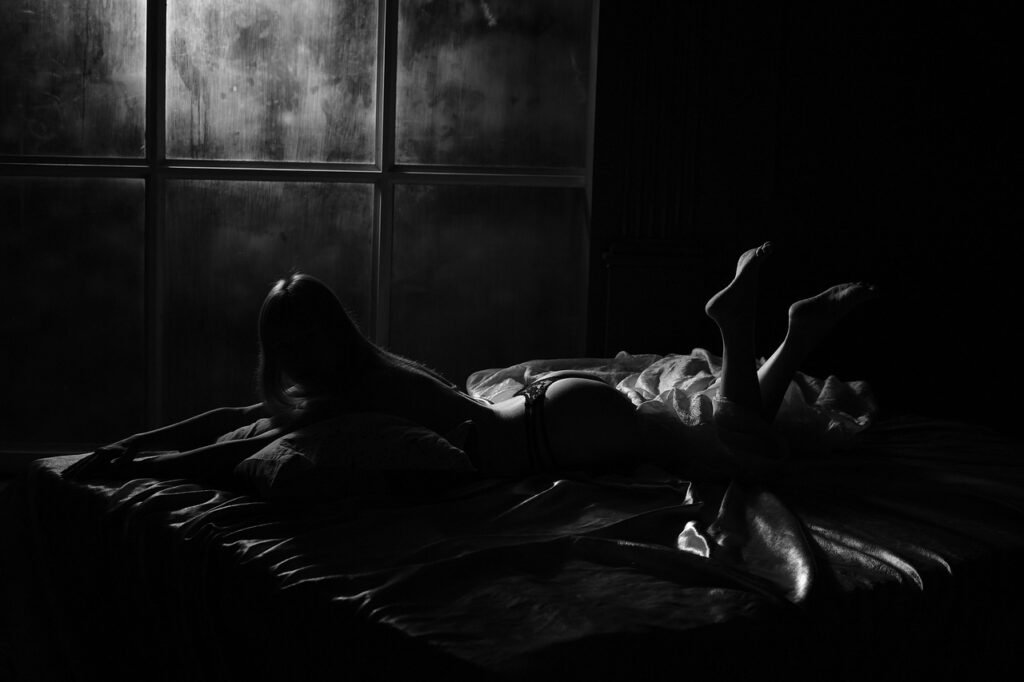 in bed, night, love, woman, young woman, model, evening, window, twilight, bed, date, romance, a meeting