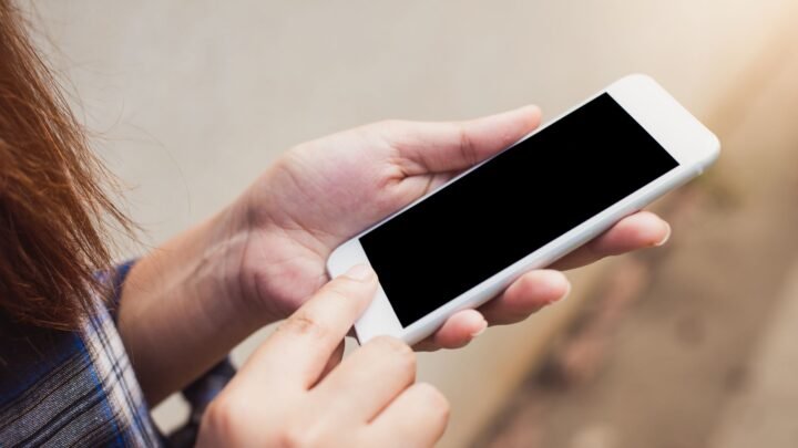 Navigating Trust and Privacy in Modern Dating Across Huddersfield and Beyond