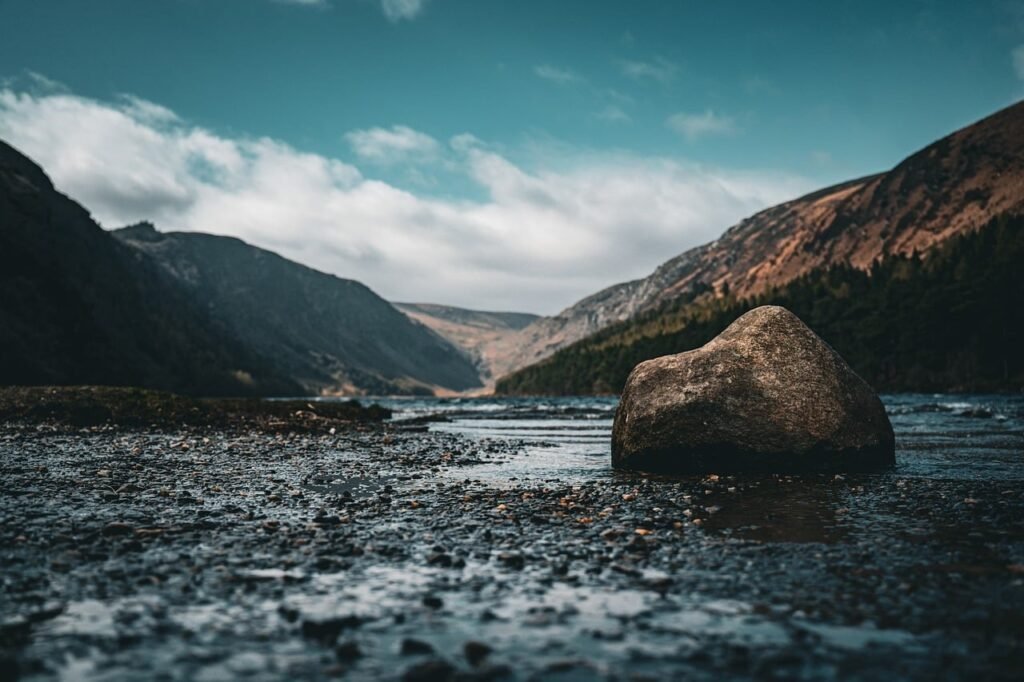 landscape, lake, mountains, nature, rock, river, coast, peace, trip, travel, silence, reflection, water, autumn, climate, sky