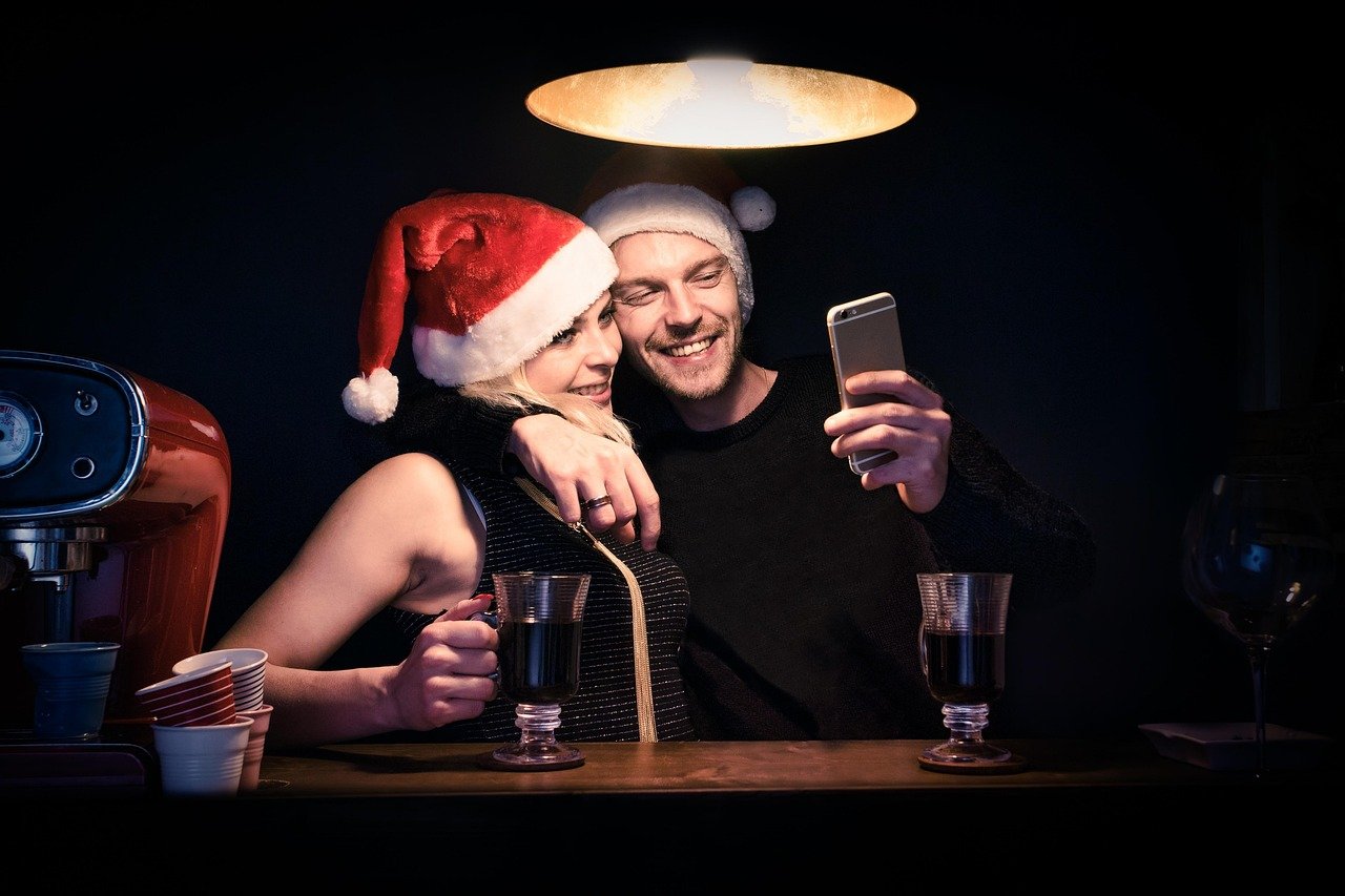 couple, love, christmas, cheerful, happy, happiness, smiling, lovers, romance, romantic, pub, new year, celebration, celebrat