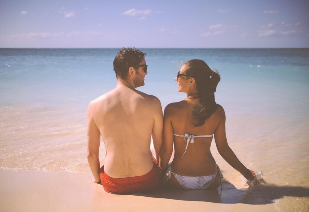 valentines day background, nature, couple, beach, sea, ocean, shore, seashore, pair, lovers, relationship, sitting, together,
